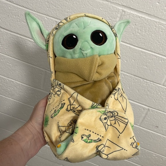 Baby Yoda Plushie - Picture 1 of 5